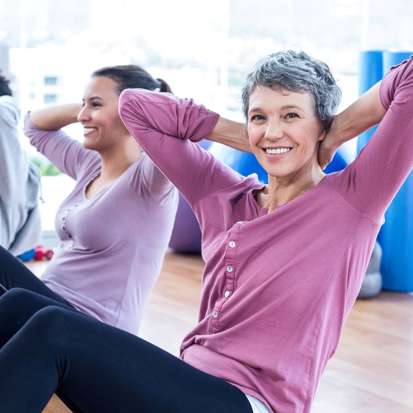 Zwei Frauen machen Sport