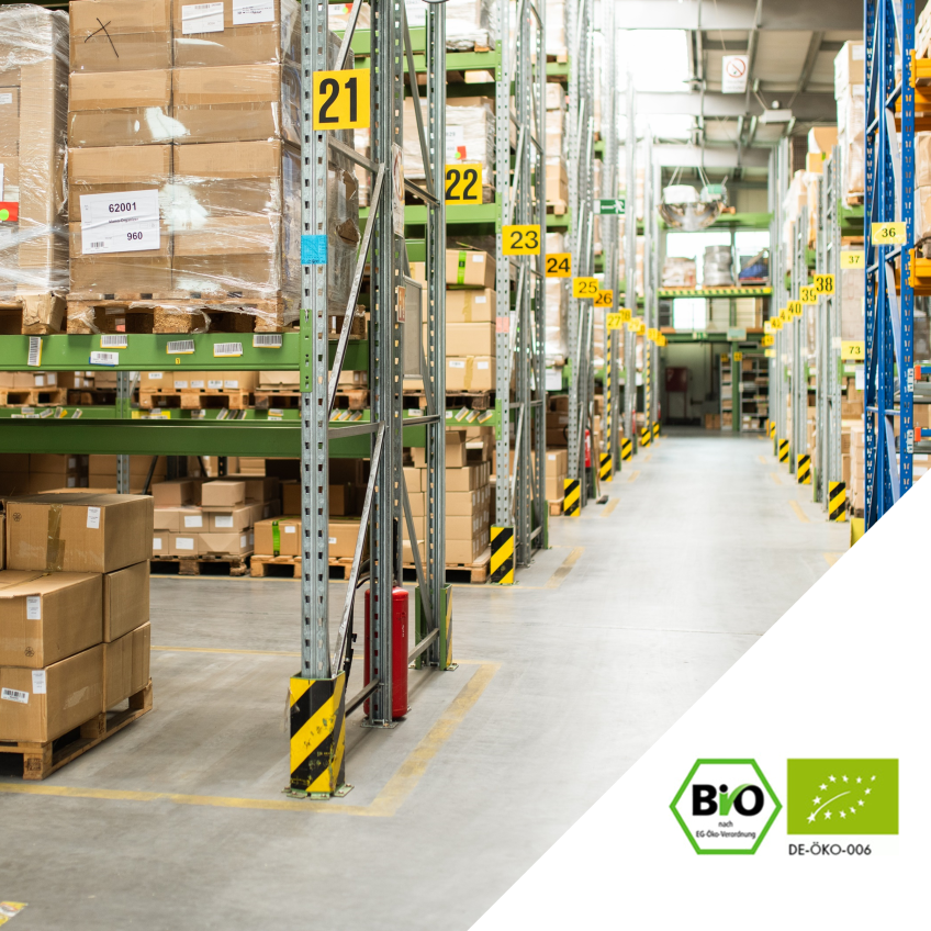 Holzkiste mit Bio-Siegel